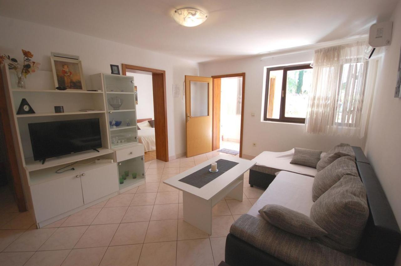 Apartments Daidzic By El-Pi Tours Njivice Eksteriør bilde
