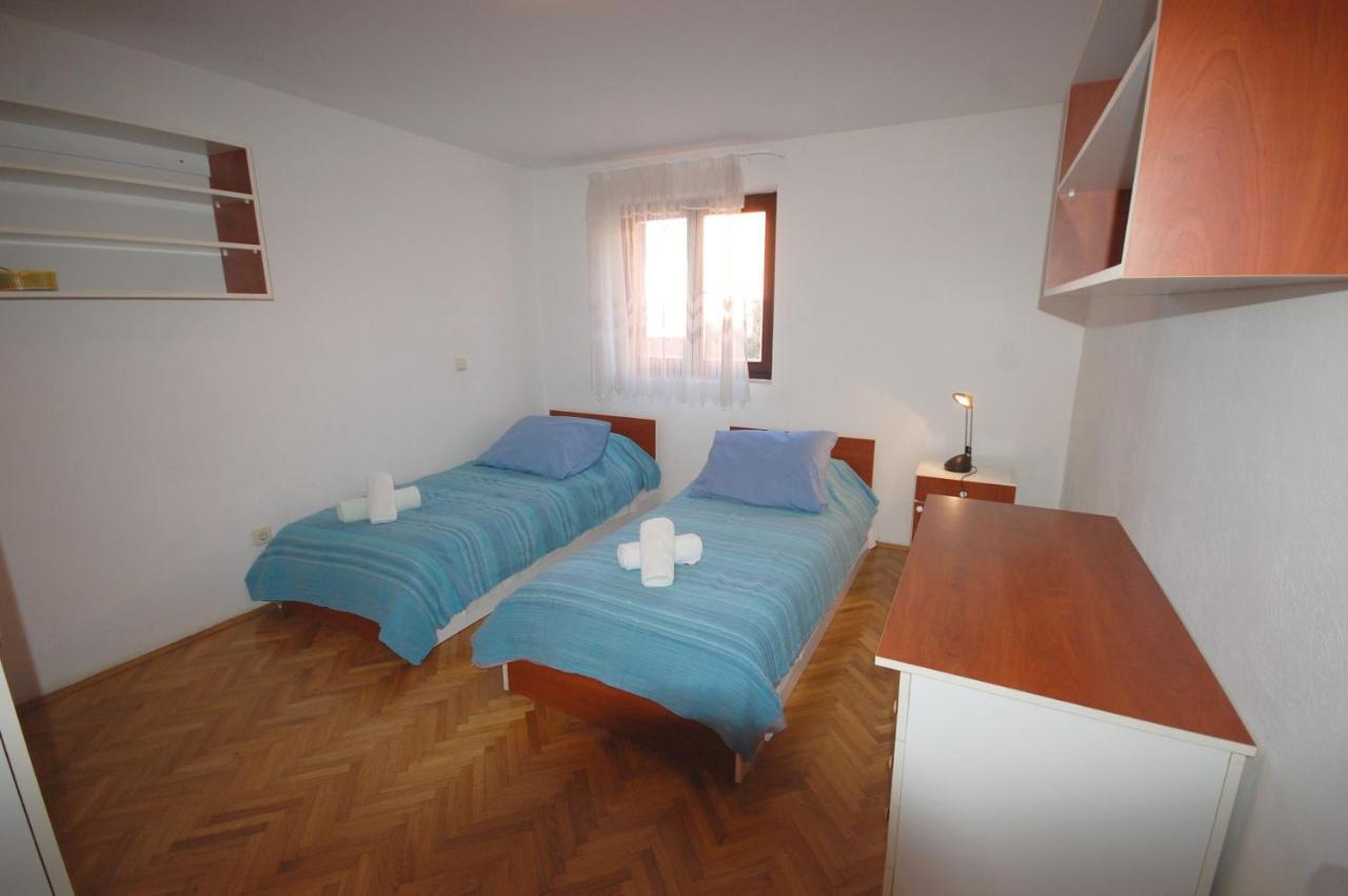 Apartments Daidzic By El-Pi Tours Njivice Eksteriør bilde